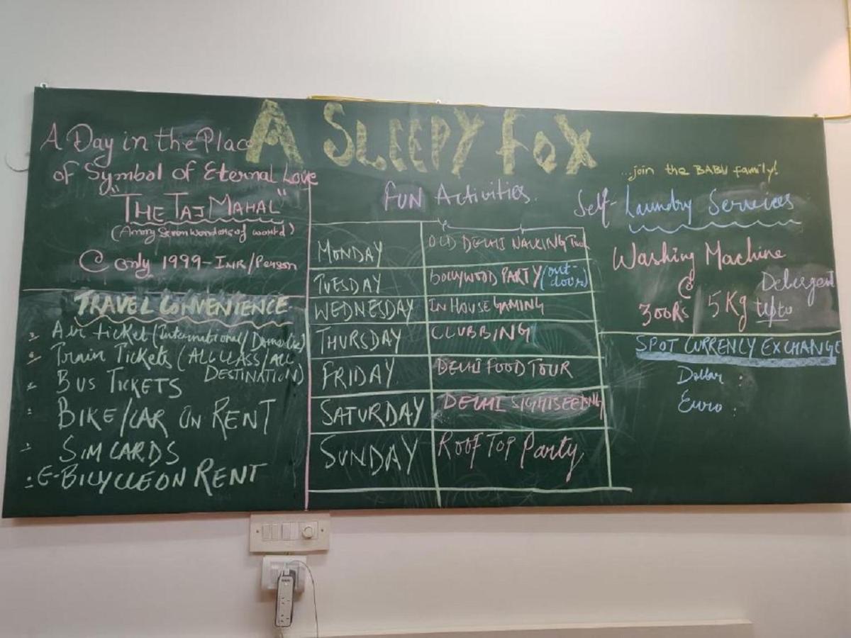 A Pousada A Sleepy Fox Nova Deli Exterior foto